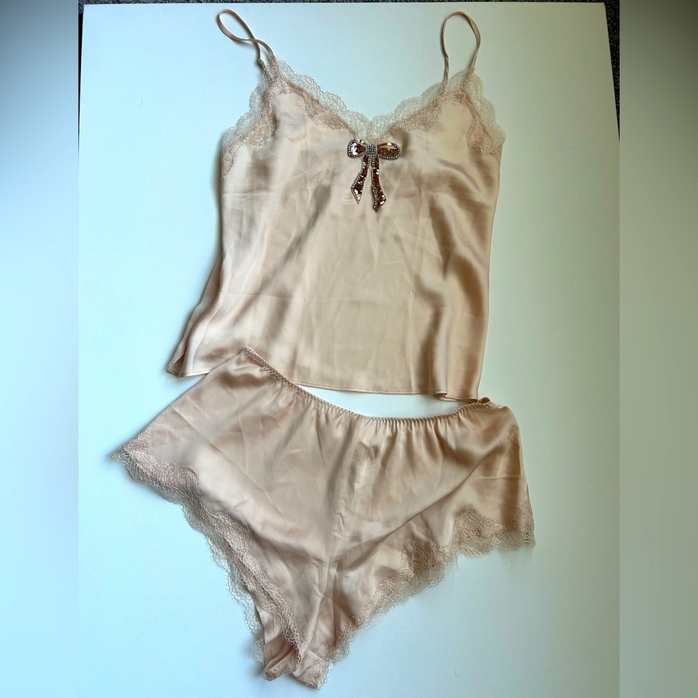 NWT Victoria's Secret, Cami Set, Woman's M, Cream, Satin, Lace, Bling Detailing